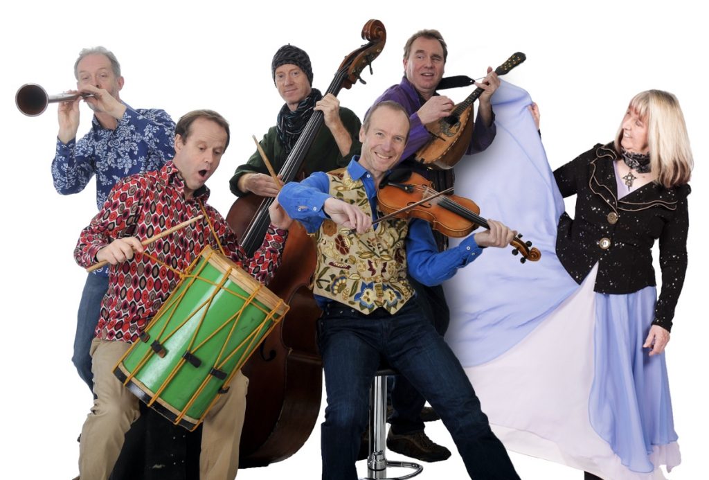 Maddy Prior & The Carnival Band – Chapel and Tavern